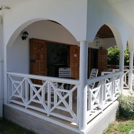 Maison De Vacanze Baie Sainte Anne Exterior photo